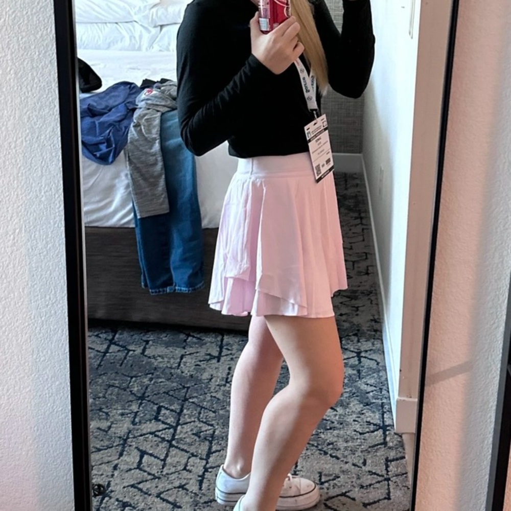 Lululemon Sz 4 skirt